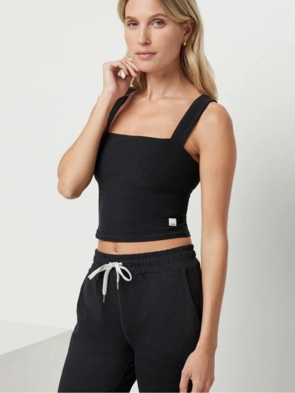 Vuori Black Square Neck Cropped Tank Top